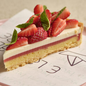 Crostata al cocco, fragola, rum e menta