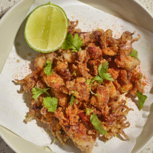 Frittura di Calamaretti spillo, pabrika, lime e coriandolo